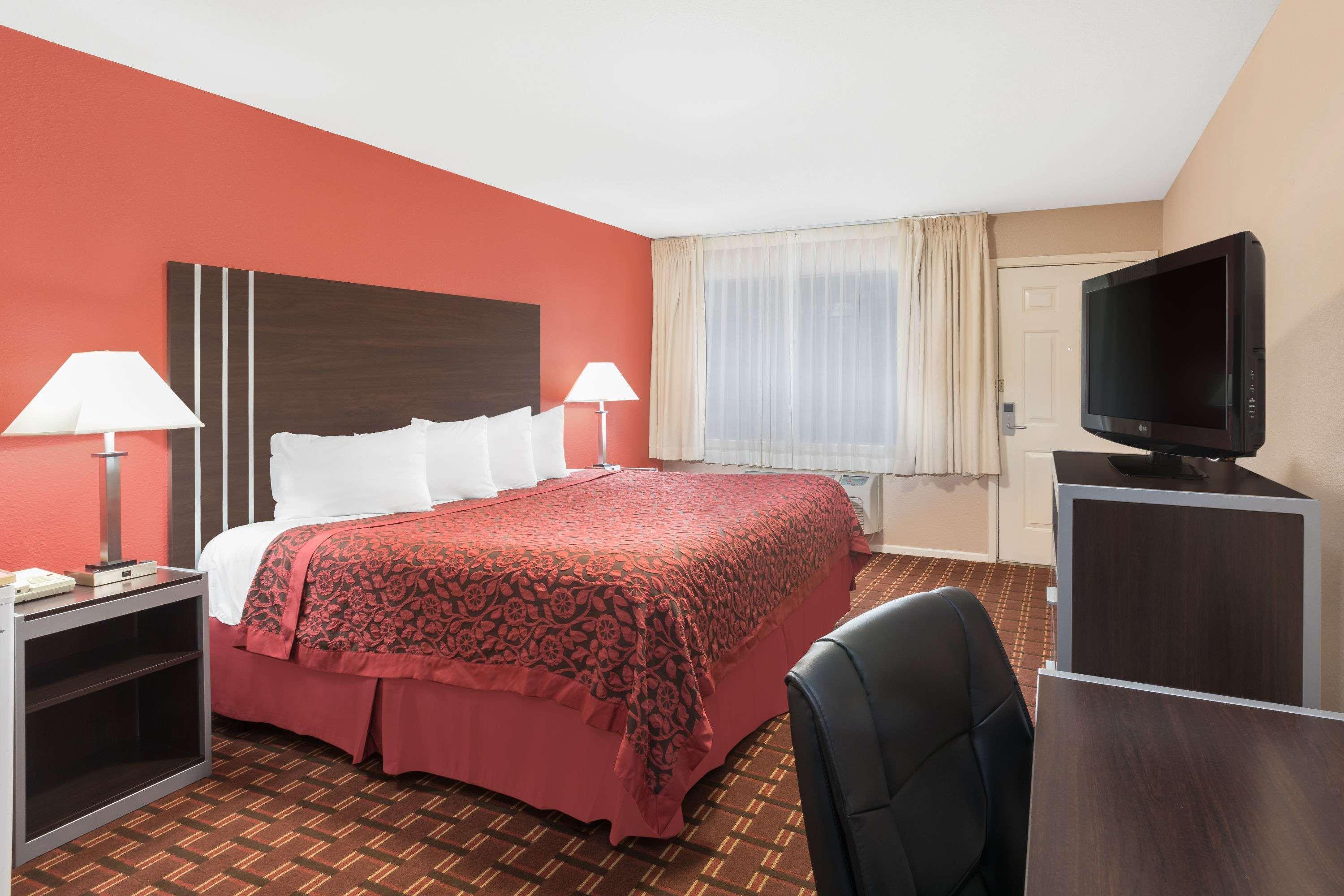 Days Inn By Wyndham College Station University Drive Exterior foto