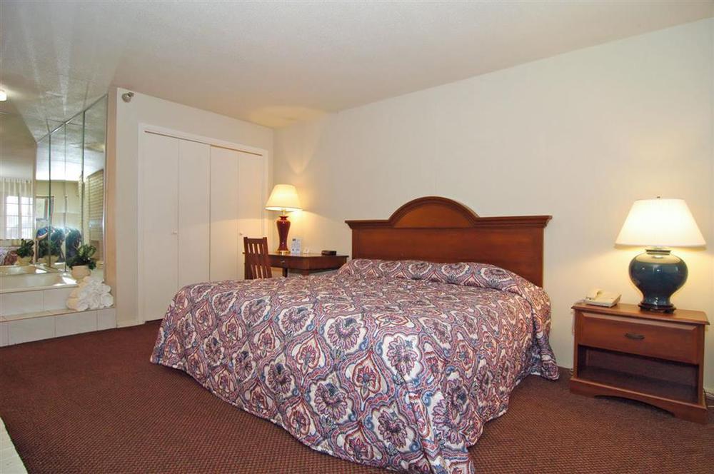 Days Inn By Wyndham College Station University Drive Zimmer foto