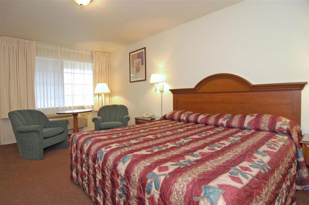 Days Inn By Wyndham College Station University Drive Zimmer foto
